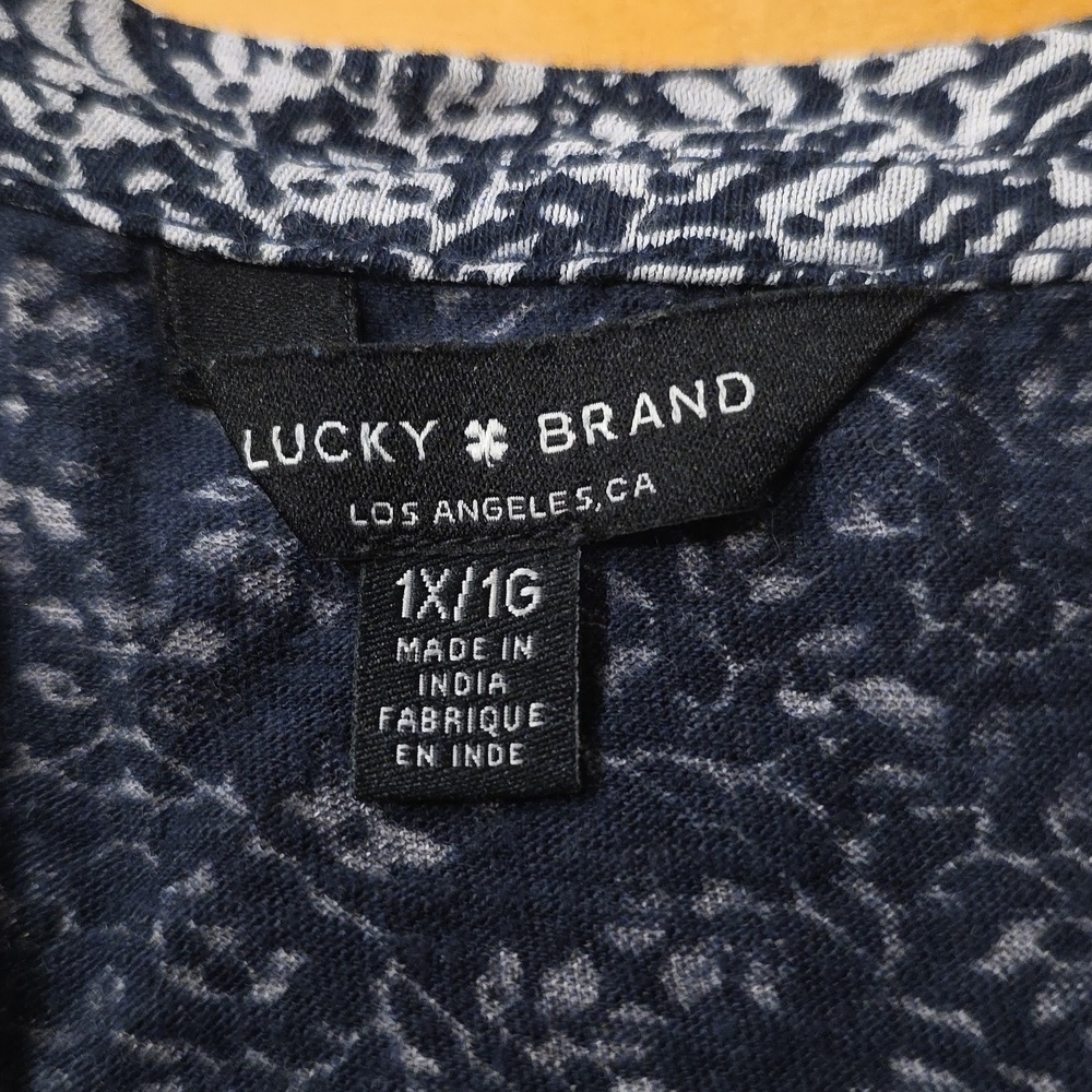 Lucky Brand Navy and White Patterned Blouse. Size 1X - Picture 3 of 7